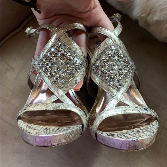 Carlos Santana Allure Wedge Sandals Metallic 7 - Picture 5 of 11